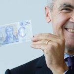 بريطانيا تكشف عن عملتها الجديدة الأكثر أماناً